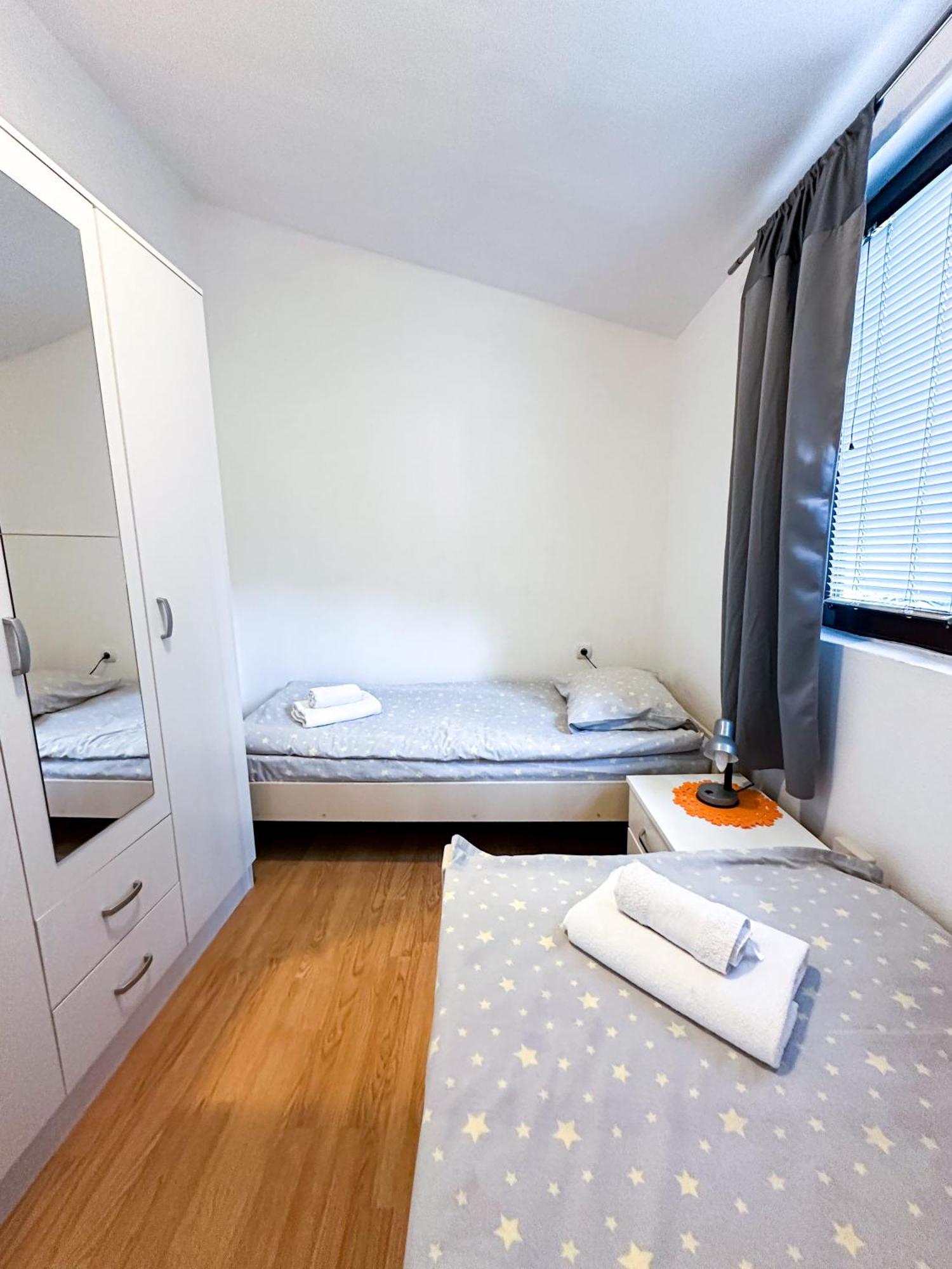 3-Bedroom Apartment With Panoramic Bay Views Kotor Bagian luar foto